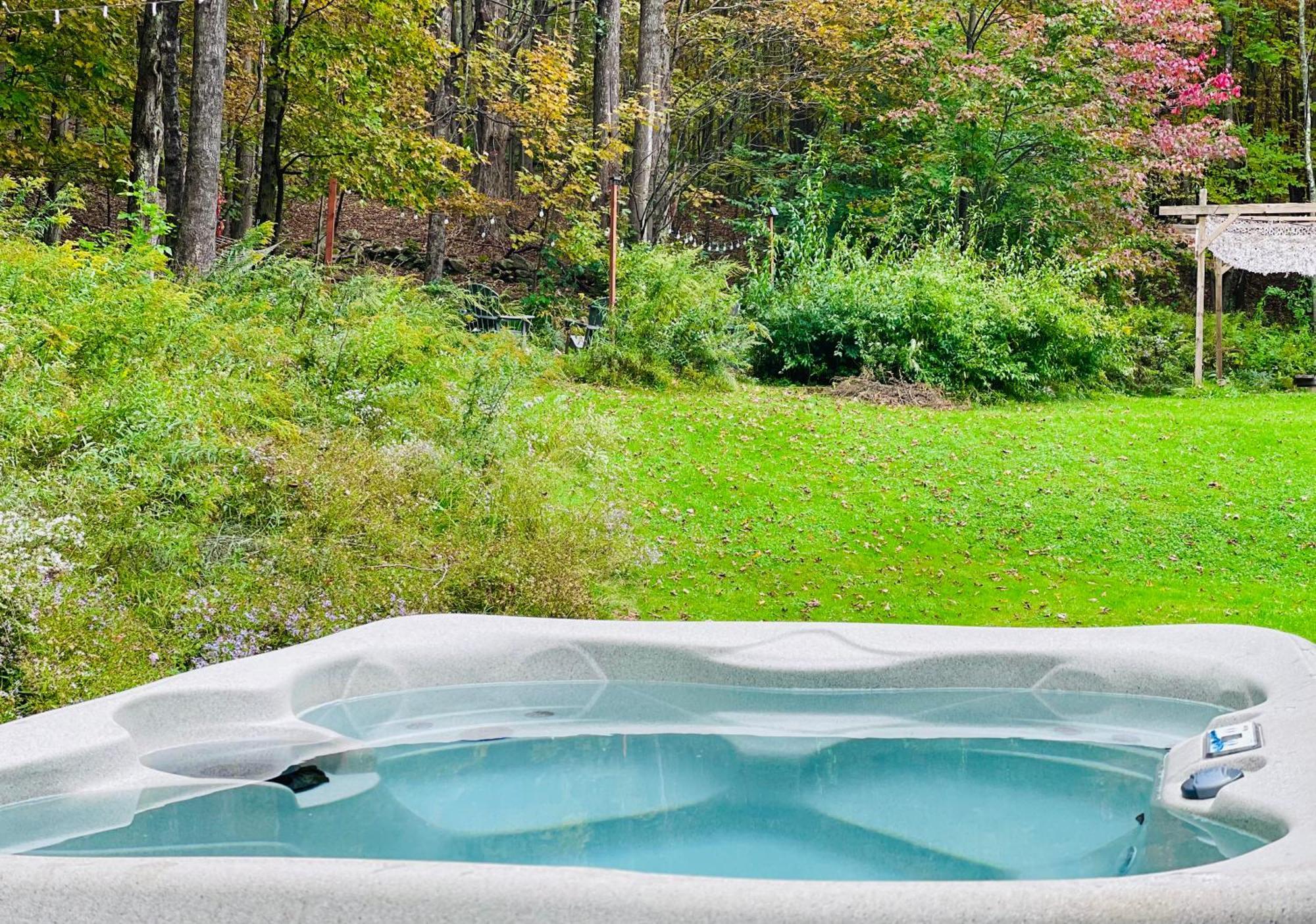 Cozy Cottage With Jacuzzi And Fire Pit And Reading Nook! Livingston Manor Экстерьер фото