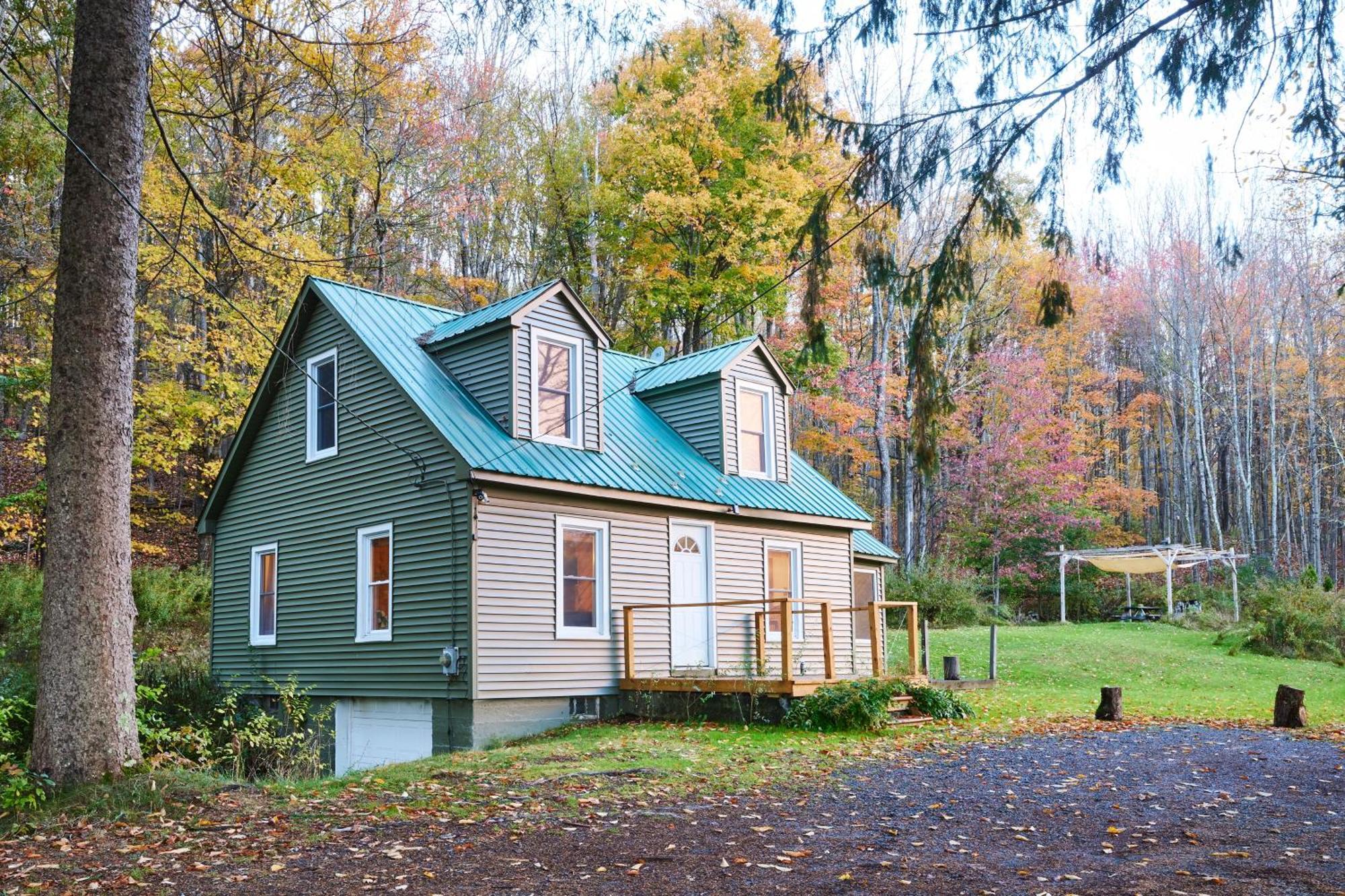 Cozy Cottage With Jacuzzi And Fire Pit And Reading Nook! Livingston Manor Экстерьер фото