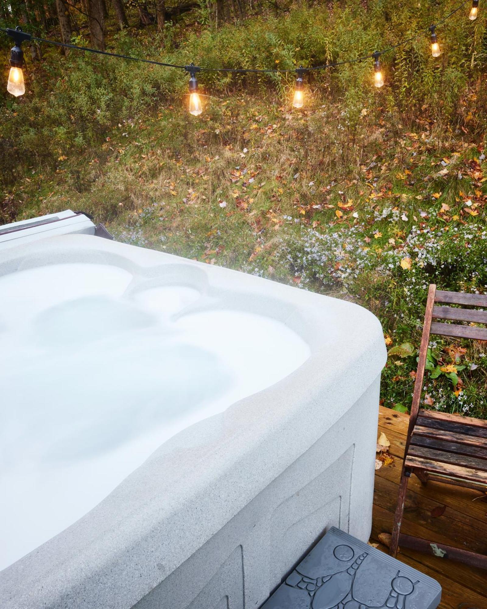 Cozy Cottage With Jacuzzi And Fire Pit And Reading Nook! Livingston Manor Экстерьер фото